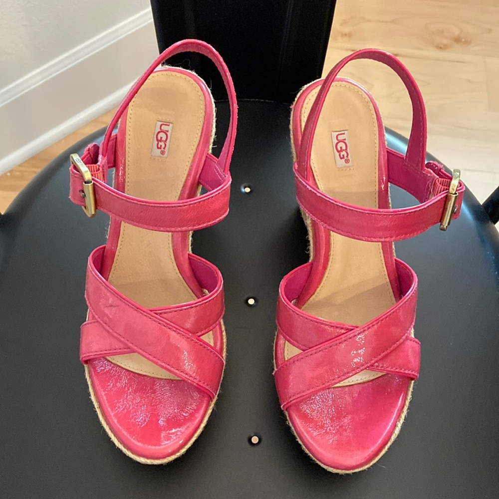 Ugg leather cross cross wedge sandals